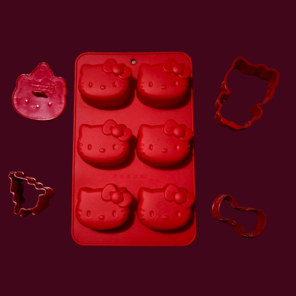 Hello kitty baking set/molds